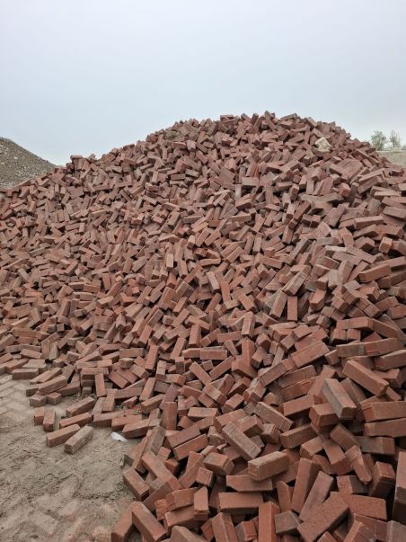 Oude dikformaat Nieuwerkerk op pallets