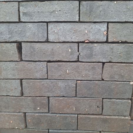 Old look dikformaat München op pallets
